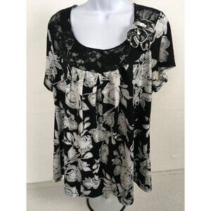 Jaclyn Smith Women Top Size 2X Black White Floral Blouse w 3D Flower on Neckline